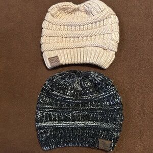 2 Beanie hats